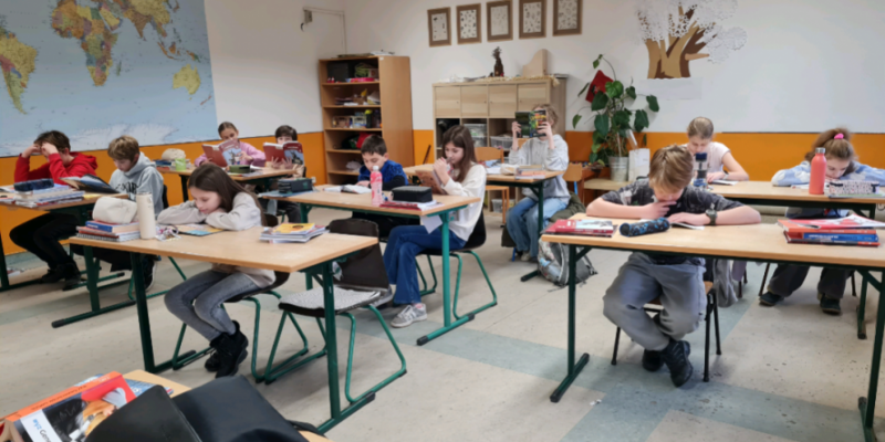 Dobj el mindent és olvass!