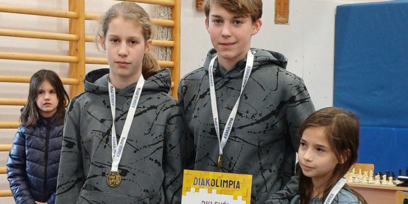 ORSZÁGOS DÖNTŐBE JUTOTT KÉT SAKKCSAPATUNK